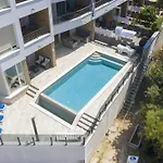 Lejlighed David With Private Pool
