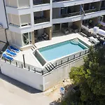 David With Private Pool