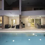 David With Private Pool Lejlighed