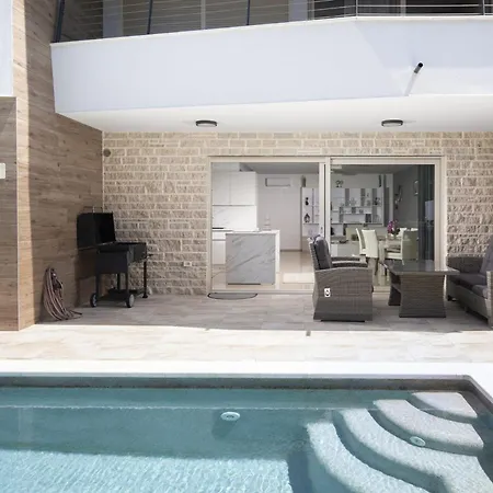 David With Private Pool *