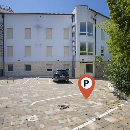Lejlighed David With Private Pool *