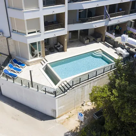 David With Private Pool