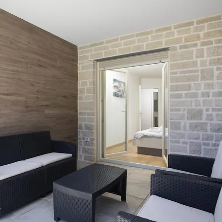 David With Private Pool Apartment Pjescana Uvala