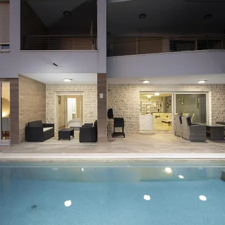 David With Private Pool Apartamento