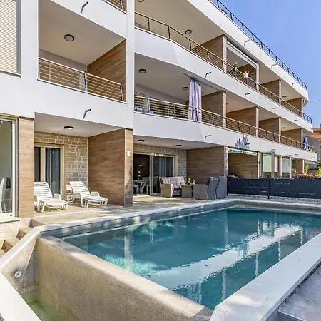 David With Private Pool *