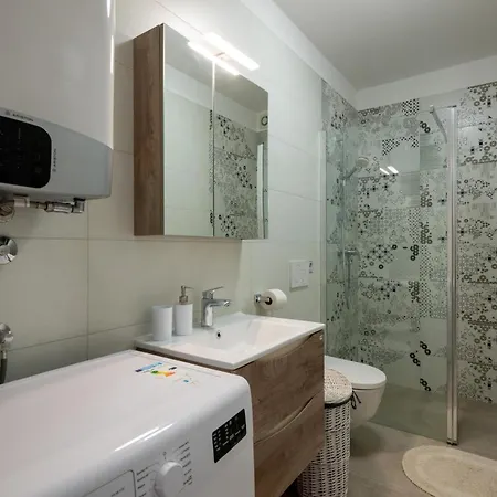 David With Private Pool Apartment
