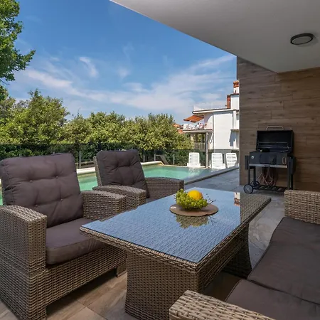 Apartment David With Private Pool