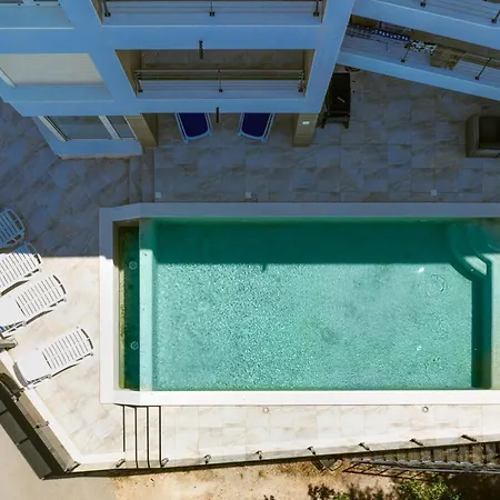 Apartment David With Private Pool Pjescana Uvala